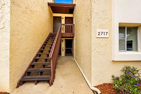 2717 Hidden Lake Blvd #B, Sarasota, FL 34237