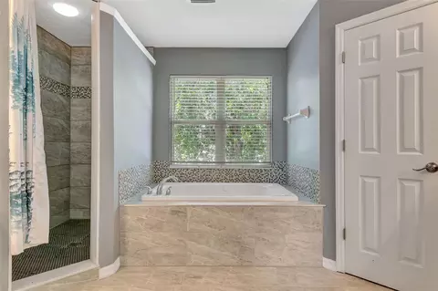 Bath - 3010 42nd Ave E, Bradenton, FL 34208 photo 2 of 4