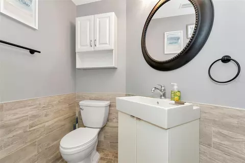 Bath - 3010 42nd Ave E, Bradenton, FL 34208 photo 1 of 4