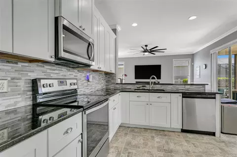 Kitchen - 3010 42nd Ave E, Bradenton, FL 34208 photo 1 of 4