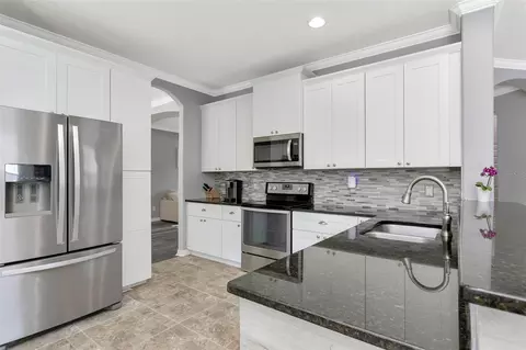 Kitchen - 3010 42nd Ave E, Bradenton, FL 34208 photo 3 of 4