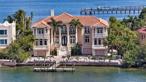 1356 Point Crisp Rd, Sarasota, FL 34242