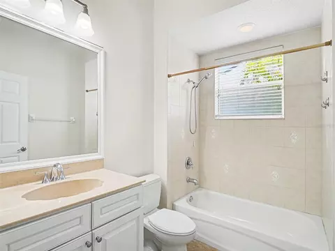 Bath - 12231 Lavender Loop, Bradenton, FL 34212 photo 3 of 3