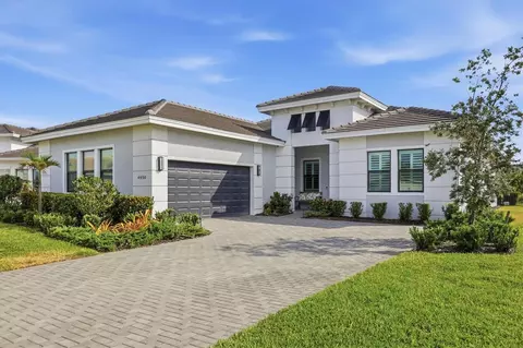 4950 Kiva Cir, Bradenton, FL 34211