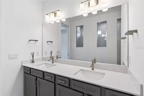 Bath - 13824 Sunlight Meadow Dr, Riverview, FL 33578 photo 2 of 5