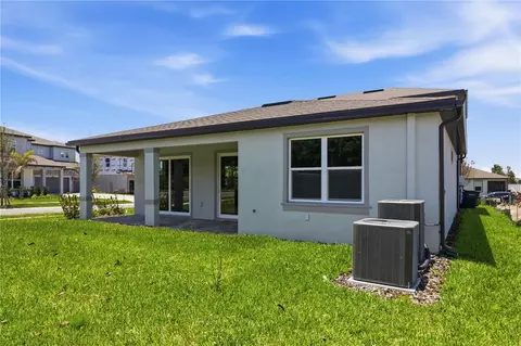 Exterior - 13824 Sunlight Meadow Dr, Riverview, FL 33578 photo 5 of 8