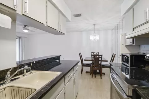 Kitchen - 2715 72nd Street Ct W, Bradenton, FL 34209 photo 3 of 5