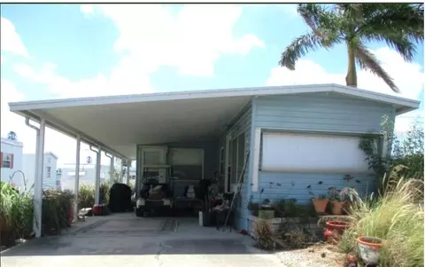 10315 W 5th St #46-5, Bradenton, FL 34210