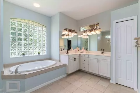 Bath - 13720 18th Pl E, Bradenton, FL 34212 photo 4 of 5