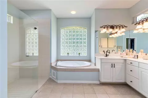 Bath - 13720 18th Pl E, Bradenton, FL 34212 photo 3 of 5