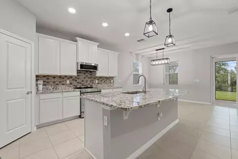 Kitchen - 12423 Nantahala Run, Parrish, FL 34219 photo 1 of 4