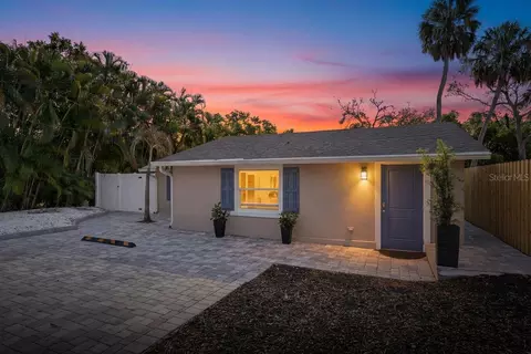 27 Michiana Dr, Terra Ceia, FL 34250