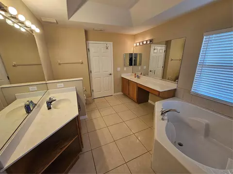 Bath - 779 Nectar Rd, Venice, FL 34293 photo 4 of 4