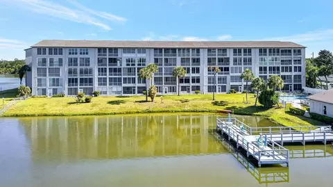 3344 Lake Bayshore Dr #P205, Bradenton, FL 34205