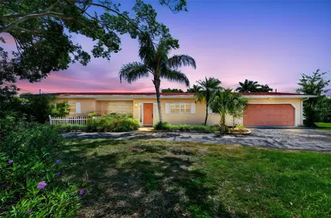 6100 Hollywood Blvd, Sarasota, FL 34231