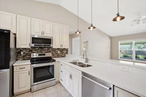 Kitchen - 11609 4th Ave E, Bradenton, FL 34212 photo 1 of 2