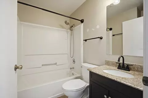 Bath - 11609 4th Ave E, Bradenton, FL 34212 photo 2 of 2