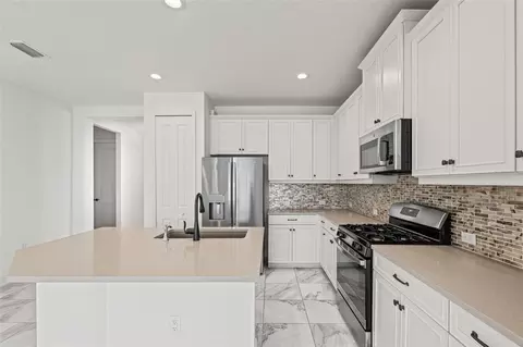 Kitchen - 14632 Barefoot Ln, Parrish, FL 34219 photo 3 of 3