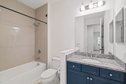 Bath - 14632 Barefoot Ln, Parrish, FL 34219 photo 1 of 2