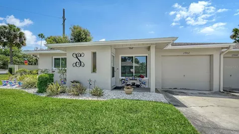 2902 Captiva Gardens Dr #3, Sarasota, FL 34231