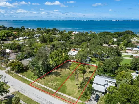 7336 Phillips St, Sarasota, FL 34243