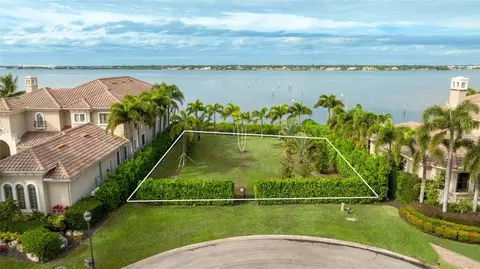 4223 Hawk Island Dr, Bradenton, FL 34208