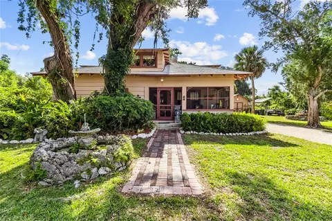 117 Tucker Ave, Sarasota, FL 34232