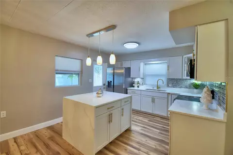 Kitchen - 3553 Center Cir, Largo, FL 33774 photo 2 of 4