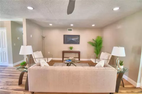 Living - 3553 Center Cir, Largo, FL 33774 photo 4 of 5