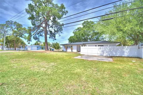 Exterior - 3553 Center Cir, Largo, FL 33774 photo 3 of 13