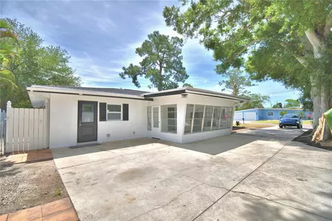 Exterior - 3553 Center Cir, Largo, FL 33774 photo 5 of 13