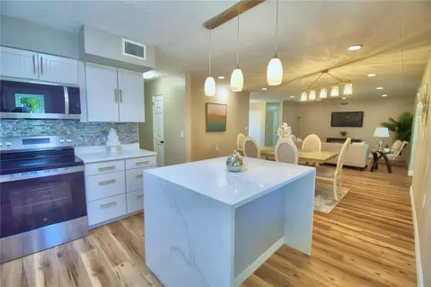 Kitchen - 3553 Center Cir, Largo, FL 33774 photo 3 of 4
