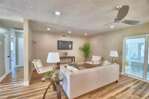 Living - 3553 Center Cir, Largo, FL 33774 photo 1 of 5