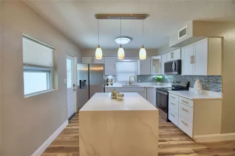 Kitchen - 3553 Center Cir, Largo, FL 33774 photo 4 of 4