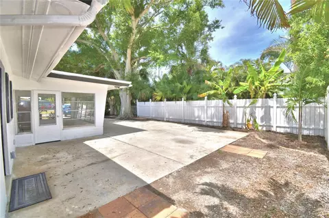 Exterior - 3553 Center Cir, Largo, FL 33774 photo 7 of 13