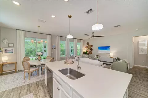 Kitchen - 4714 Roycroft Ter, Parrish, FL 34219 photo 9 of 10