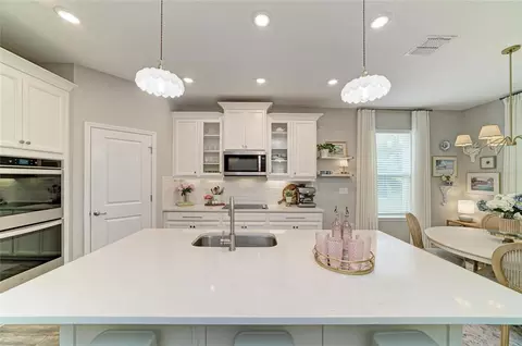Kitchen - 4714 Roycroft Ter, Parrish, FL 34219 photo 2 of 10