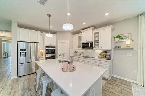 Kitchen - 4714 Roycroft Ter, Parrish, FL 34219 photo 3 of 10