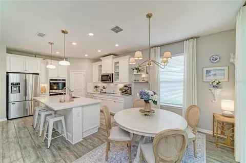 Kitchen - 4714 Roycroft Ter, Parrish, FL 34219 photo 4 of 10