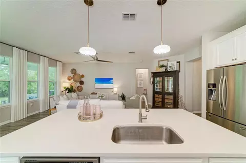 Kitchen - 4714 Roycroft Ter, Parrish, FL 34219 photo 6 of 10