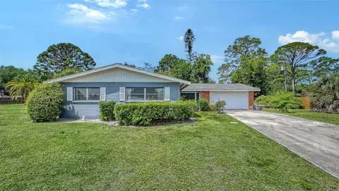2436 Breakwater Cir, Sarasota, FL 34231