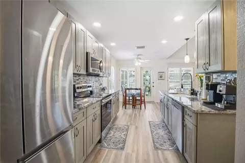 Kitchen - 11744 Shirburn Cir, Parrish, FL 34219 photo 3 of 6