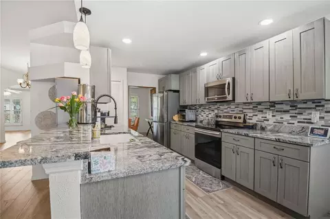 Kitchen - 11744 Shirburn Cir, Parrish, FL 34219 photo 5 of 6