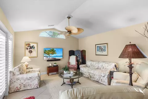 Living - 204 Windward Dr, Osprey, FL 34229 photo 5 of 7