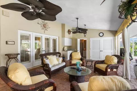 Exterior - 204 Windward Dr, Osprey, FL 34229 photo 14 of 18