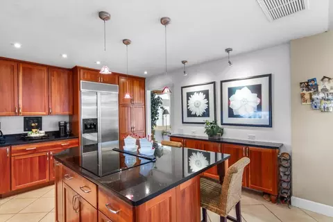 Kitchen - 204 Windward Dr, Osprey, FL 34229 photo 2 of 6