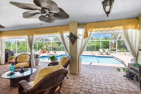 Exterior - 204 Windward Dr, Osprey, FL 34229 photo 11 of 18