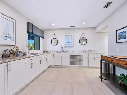 Kitchen - 204 Windward Dr, Osprey, FL 34229 photo 6 of 6