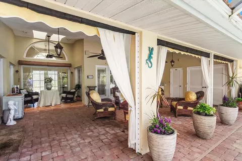 Exterior - 204 Windward Dr, Osprey, FL 34229 photo 5 of 18