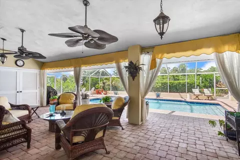 Exterior - 204 Windward Dr, Osprey, FL 34229 photo 4 of 18
